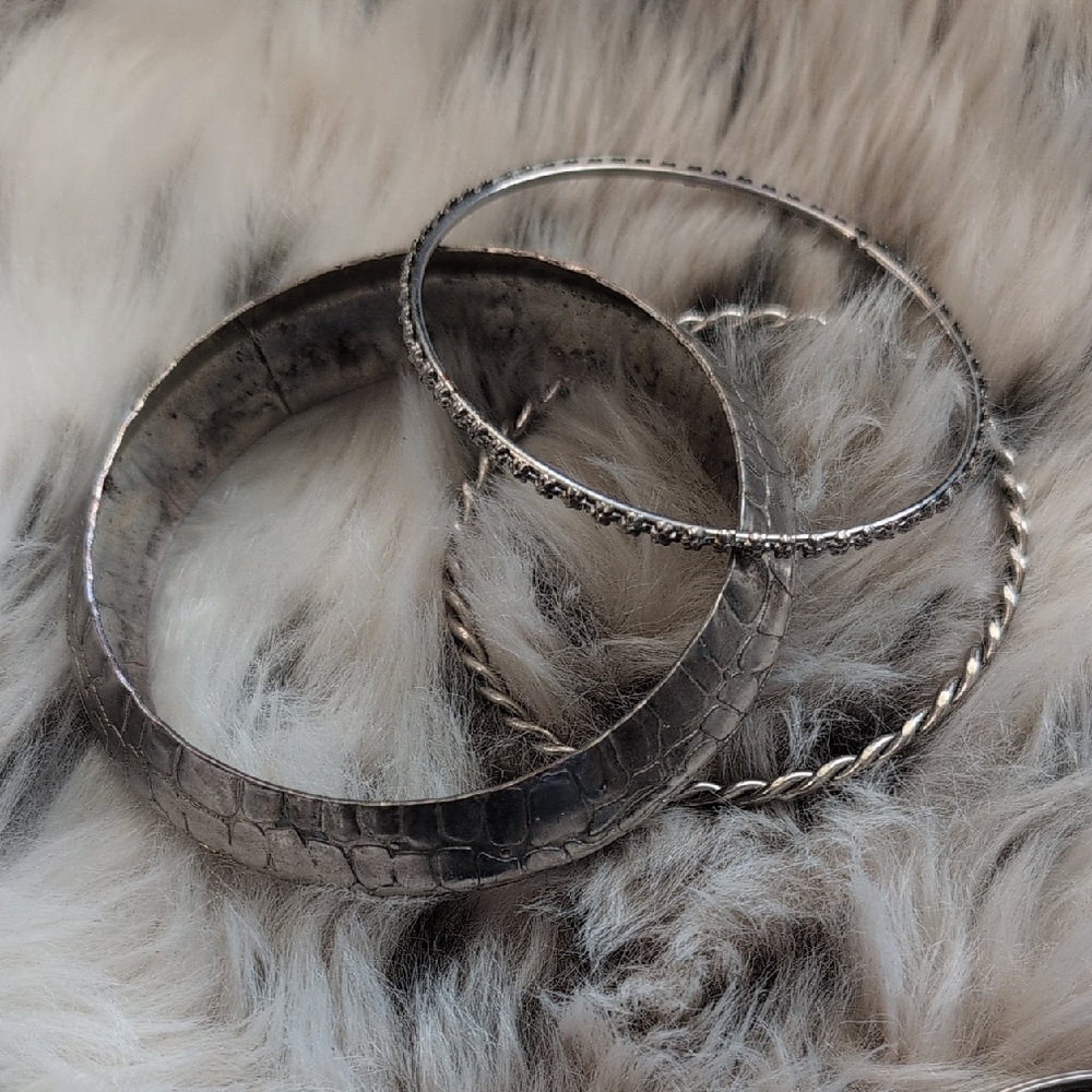 Elegant Silver Bangle Set (3 Pieces)